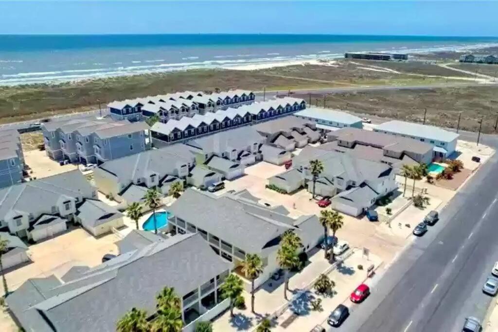 Spacious Home, Short Walk To Beach, Heated Pool! Corpus Christi Exterior foto